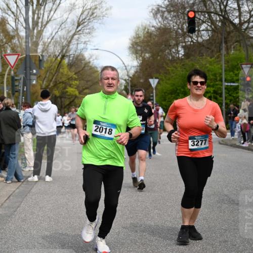 12.04.2026 - 45. Internationalen Wilhelmsburger Insellauf J. Mangold http://msf.ph/oto/9516317 12.04.2026 13:18:04 Ziel 4104, 5465, 4998, 5332, 4203, 4202, 5836, 2759, 4487, 2833, 3879, 3630, 5714, 4213, 2516, 2517, 4031, 3694, 2018, 2961, 3248, 2570, 2573, 3277, 3828, 4948, 5488, 5663, 4727, 5541, 4153, 3528, 3527, 4400, 4403, 4556, 4626, 2019, 3940, 3482 meine-sportfotos.de