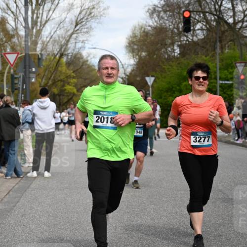 12.04.2026 - 45. Internationalen Wilhelmsburger Insellauf J. Mangold http://msf.ph/oto/9516319 12.04.2026 13:18:04 Ziel 4104, 5465, 4998, 5332, 4203, 4202, 5836, 2759, 4487, 2833, 3879, 3630, 5714, 4213, 2516, 2517, 4031, 3694, 2018, 2961, 3248, 2570, 2573, 3277, 3828, 4948, 5488, 5663, 4727, 5541, 4153, 3528, 3527, 4400, 4403, 4556, 4626, 2019, 3940, 3482 meine-sportfotos.de