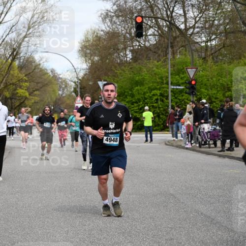 12.04.2026 - 45. Internationalen Wilhelmsburger Insellauf J. Mangold http://msf.ph/oto/9516325 12.04.2026 13:18:06 Ziel 5332, 4203, 4202, 5836, 2759, 4487, 2833, 3879, 3630, 5714, 4213, 2516, 2517, 4031, 3694, 2018, 2961, 3248, 2570, 2573, 3277, 3828, 4948, 5488, 5663, 4727, 5541, 4153, 3528, 3527, 4400, 4403, 4556, 4626, 2019, 3940, 3482 meine-sportfotos.de