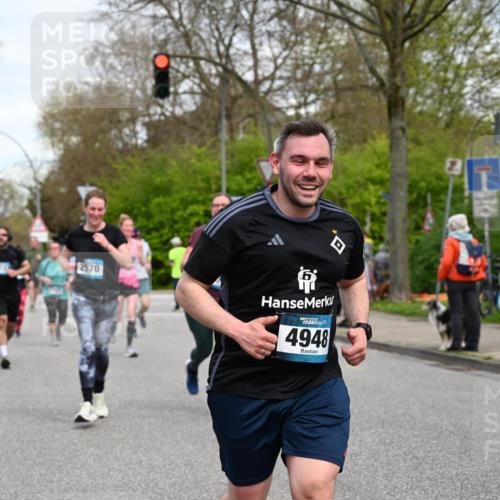 12.04.2026 - 45. Internationalen Wilhelmsburger Insellauf J. Mangold http://msf.ph/oto/9516345 12.04.2026 13:18:07 Ziel 5332, 4203, 4202, 5836, 2759, 4487, 2833, 3879, 3630, 5714, 4213, 2516, 2517, 4031, 3694, 2018, 2961, 2961, 3248, 2570, 2573, 3277, 3828, 4948, 5488, 5663, 4727, 5541, 4153, 4727, 5541, 4153, 3528, 3527, 4400, 4403, 4556, 4626, 2019, 3940, 3482 meine-sportfotos.de