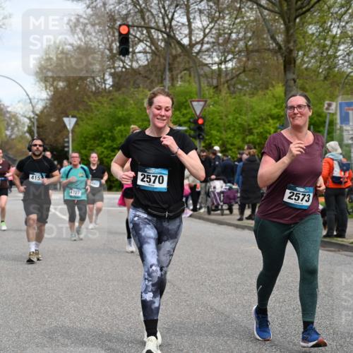 12.04.2026 - 45. Internationalen Wilhelmsburger Insellauf J. Mangold http://msf.ph/oto/9516356 12.04.2026 13:18:09 Ziel 4203, 4202, 5836, 2759, 4487, 2833, 3879, 3630, 5714, 4213, 2516, 2517, 4031, 3694, 2018, 2961, 3248, 2570, 2573, 2570, 2573, 3277, 3828, 4948, 5488, 5663, 4727, 5541, 4153, 3528, 3527, 4400, 4403, 4556, 4556, 4626, 2019, 3940, 3482 meine-sportfotos.de