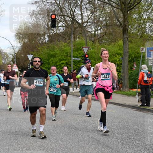12.04.2026 - 45. Internationalen Wilhelmsburger Insellauf J. Mangold http://msf.ph/oto/9516372 12.04.2026 13:18:10 Ziel 4203, 4202, 5836, 2759, 4487, 2833, 3879, 3630, 5714, 4213, 2516, 2517, 4031, 3694, 2018, 2961, 3248, 2570, 2573, 3277, 3828, 4948, 5488, 5663, 4727, 5541, 4153, 3528, 3527, 4400, 4403, 4556, 4626, 2019, 3940, 3482, 3524 meine-sportfotos.de