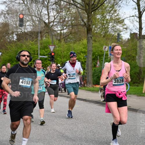 12.04.2026 - 45. Internationalen Wilhelmsburger Insellauf J. Mangold http://msf.ph/oto/9516383 12.04.2026 13:18:11 Ziel 4202, 5836, 2759, 4487, 2833, 3879, 3630, 5714, 4213, 2516, 2517, 4031, 3694, 2018, 2961, 3248, 2570, 2573, 3277, 3828, 4948, 5488, 5663, 4727, 5541, 4153, 3528, 3527, 4400, 4403, 4556, 4626, 2019, 3940, 3482, 3524, 2572 meine-sportfotos.de