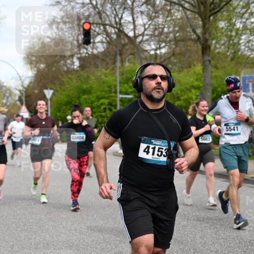 12.04.2026 - 45. Internationalen Wilhelmsburger Insellauf J. Mangold http://msf.ph/oto/9516389 12.04.2026 13:18:12 Ziel 4487, 2833, 3879, 3630, 5714, 4213, 2516, 2517, 4031, 3694, 2018, 2961, 3248, 2570, 2573, 3277, 3277, 3828, 4948, 5488, 5663, 4727, 5541, 4153, 3528, 3527, 4400, 4403, 4556, 4626, 4626, 2019, 3940, 3482, 3524, 2572, 3587, 4734 meine-sportfotos.de