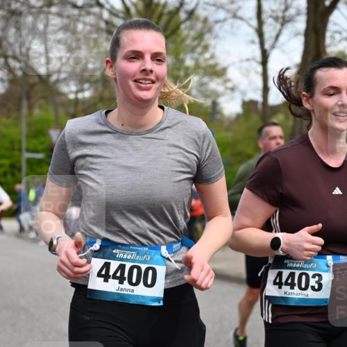 12.04.2026 - 45. Internationalen Wilhelmsburger Insellauf J. Mangold http://msf.ph/oto/9516419 12.04.2026 13:18:16 Ziel 2833, 3879, 3630, 5714, 4213, 2516, 2517, 4031, 3694, 2018, 2961, 3248, 2570, 2573, 3277, 3828, 4948, 5488, 5663, 4727, 5541, 4153, 3528, 3527, 4400, 4403, 4556, 4626, 2019, 3940, 3482, 3524, 2572, 3587, 4734 meine-sportfotos.de