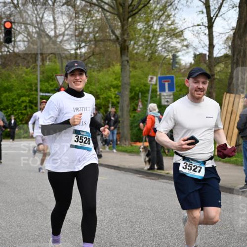 12.04.2026 - 45. Internationalen Wilhelmsburger Insellauf J. Mangold http://msf.ph/oto/9516435 12.04.2026 13:18:18 Ziel 3879, 3630, 5714, 4213, 2516, 2517, 4031, 3694, 2018, 2961, 3248, 2570, 2573, 3277, 3828, 4948, 5488, 5663, 4727, 5541, 4153, 3528, 3527, 4400, 4403, 4556, 4626, 2019, 3940, 3482, 3524, 2572, 3587, 4734, 2061 meine-sportfotos.de