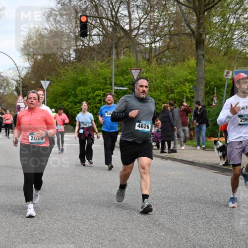 12.04.2026 - 45. Internationalen Wilhelmsburger Insellauf J. Mangold http://msf.ph/oto/9516448 12.04.2026 13:18:20 Ziel 3630, 5714, 4213, 2516, 2517, 4031, 3694, 2018, 2961, 3248, 2570, 2573, 3277, 3828, 4948, 5488, 5663, 4727, 5541, 4153, 3528, 3527, 4400, 4403, 3528, 3527, 4400, 4403, 4556, 4626, 2019, 3940, 3482, 3524, 2572, 3587, 4734, 2061, 4020 meine-sportfotos.de