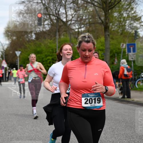 12.04.2026 - 45. Internationalen Wilhelmsburger Insellauf J. Mangold http://msf.ph/oto/9516468 12.04.2026 13:18:22 Ziel 3630, 5714, 4213, 2516, 2517, 4031, 3694, 2018, 2961, 3248, 2570, 2573, 3277, 3828, 4948, 5488, 5663, 4727, 5541, 4153, 3528, 3527, 4400, 4403, 4556, 4626, 2019, 3940, 3482, 3524, 3524, 2572, 3587, 4734, 2061, 4020 meine-sportfotos.de