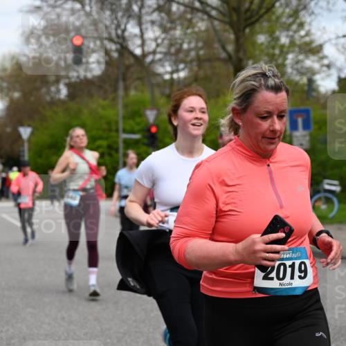 12.04.2026 - 45. Internationalen Wilhelmsburger Insellauf J. Mangold http://msf.ph/oto/9516469 12.04.2026 13:18:22 Ziel 3630, 5714, 4213, 2516, 2517, 4031, 3694, 2018, 2961, 3248, 2570, 2573, 3277, 3828, 4948, 5488, 5663, 4727, 5541, 4153, 3528, 3527, 4400, 4403, 4556, 4626, 2019, 3940, 3482, 3524, 3524, 2572, 3587, 4734, 2061, 4020 meine-sportfotos.de