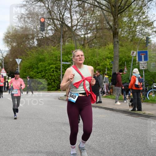 12.04.2026 - 45. Internationalen Wilhelmsburger Insellauf J. Mangold http://msf.ph/oto/9516476 12.04.2026 13:18:24 Ziel 2516, 2517, 4031, 3694, 2018, 2961, 3248, 2570, 2573, 3277, 3828, 4948, 5488, 5663, 4727, 5541, 4153, 3528, 3527, 4400, 4403, 4556, 4626, 4626, 2019, 3940, 3482, 3524, 2572, 3587, 4734, 3587, 4734, 2061, 4020, 5849, 4639, 3809, 4660 meine-sportfotos.de