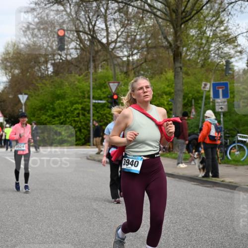 12.04.2026 - 45. Internationalen Wilhelmsburger Insellauf J. Mangold http://msf.ph/oto/9516479 12.04.2026 13:18:24 Ziel 2516, 2517, 4031, 3694, 2018, 2961, 3248, 2570, 2573, 3277, 3828, 4948, 5488, 5663, 4727, 5541, 4153, 3528, 3527, 4400, 4403, 4556, 4626, 4626, 2019, 3940, 3482, 3524, 2572, 3587, 4734, 3587, 4734, 2061, 4020, 5849, 4639, 3809, 4660 meine-sportfotos.de