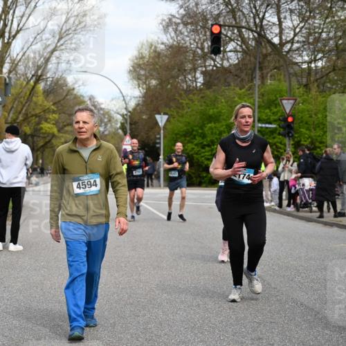 12.04.2026 - 45. Internationalen Wilhelmsburger Insellauf J. Mangold http://msf.ph/oto/9516535 12.04.2026 13:18:43 Ziel 4727, 5541, 4153, 3528, 3527, 4400, 4403, 4556, 4626, 2019, 3940, 3482, 3524, 2572, 3587, 4734, 2061, 4020, 5849, 4639, 3809, 4660, 2174, 5019, 4543, 4543, 4793, 5786, 4112, 3071, 2027 meine-sportfotos.de