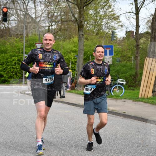 12.04.2026 - 45. Internationalen Wilhelmsburger Insellauf J. Mangold http://msf.ph/oto/9516539 12.04.2026 13:18:48 Ziel 4626, 2019, 3940, 3482, 3524, 2572, 3587, 4734, 2061, 4020, 5849, 4639, 3809, 4660, 5849, 4639, 3809, 4660, 2174, 5019, 4543, 4793, 5786, 4112, 3071, 2027, 5007, 4594 meine-sportfotos.de