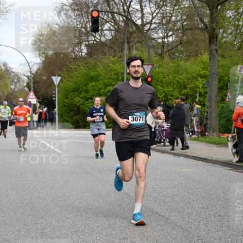 12.04.2026 - 45. Internationalen Wilhelmsburger Insellauf J. Mangold http://msf.ph/oto/9516556 12.04.2026 13:19:05 Ziel 2061, 4020, 5849, 4639, 3809, 4660, 2174, 5019, 4543, 4793, 5786, 4112, 3071, 2027, 5007, 4594, 4984, 3927, 3193, 4469, 5327, 3125, 4518, 5778, 2799, 4972, 3265 meine-sportfotos.de