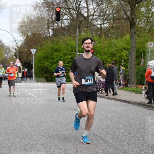 12.04.2026 - 45. Internationalen Wilhelmsburger Insellauf J. Mangold http://msf.ph/oto/9516557 12.04.2026 13:19:05 Ziel 2061, 4020, 5849, 4639, 3809, 4660, 2174, 5019, 4543, 4793, 5786, 4112, 3071, 2027, 5007, 4594, 4984, 3927, 3193, 4469, 5327, 3125, 4518, 5778, 2799, 4972, 3265 meine-sportfotos.de