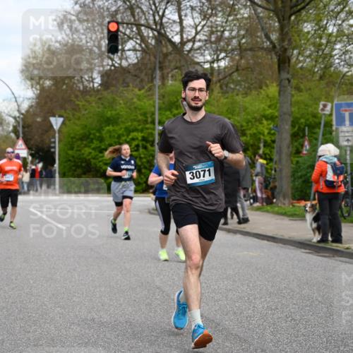 12.04.2026 - 45. Internationalen Wilhelmsburger Insellauf J. Mangold http://msf.ph/oto/9516559 12.04.2026 13:19:05 Ziel 2061, 4020, 5849, 4639, 3809, 4660, 2174, 5019, 4543, 4793, 5786, 4112, 3071, 2027, 5007, 4594, 4984, 3927, 3193, 4469, 5327, 3125, 4518, 5778, 2799, 4972, 3265 meine-sportfotos.de