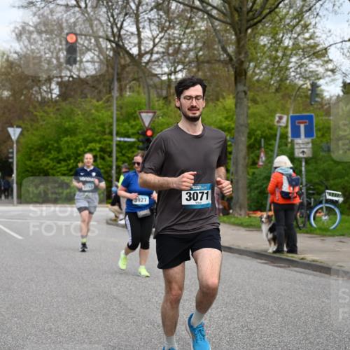 12.04.2026 - 45. Internationalen Wilhelmsburger Insellauf J. Mangold http://msf.ph/oto/9516562 12.04.2026 13:19:05 Ziel 2061, 4020, 5849, 4639, 3809, 4660, 2174, 5019, 4543, 4793, 5786, 4112, 3071, 2027, 5007, 4594, 4984, 3927, 3193, 4469, 5327, 3125, 4518, 5778, 2799, 4972, 3265 meine-sportfotos.de