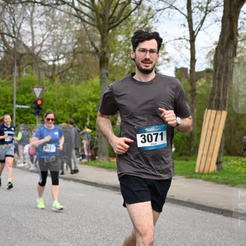 12.04.2026 - 45. Internationalen Wilhelmsburger Insellauf J. Mangold http://msf.ph/oto/9516568 12.04.2026 13:19:06 Ziel 2061, 4020, 5849, 4639, 3809, 4660, 2174, 5019, 4543, 4793, 5786, 4112, 3071, 2027, 2027, 5007, 4594, 4984, 3927, 3193, 4469, 5327, 3125, 5327, 3125, 4518, 5778, 2799, 4972, 3265 meine-sportfotos.de
