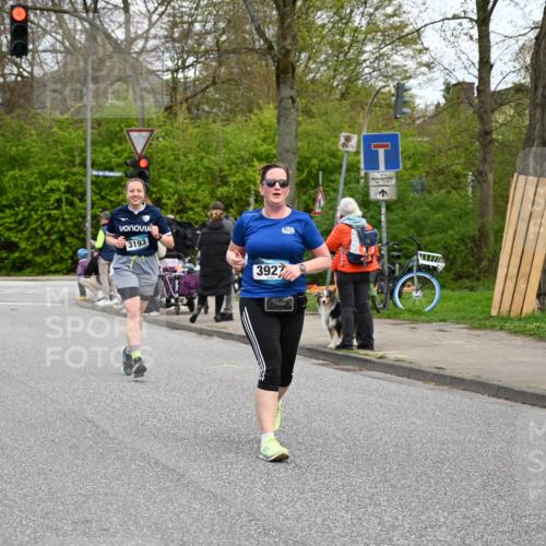 12.04.2026 - 45. Internationalen Wilhelmsburger Insellauf J. Mangold http://msf.ph/oto/9516570 12.04.2026 13:19:07 Ziel 4020, 5849, 4639, 3809, 4660, 2174, 5019, 4543, 4793, 5786, 4112, 3071, 2027, 5007, 4594, 4984, 3927, 3193, 4469, 5327, 3125, 4518, 4518, 5778, 2799, 4972, 3265 meine-sportfotos.de