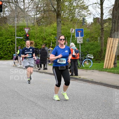12.04.2026 - 45. Internationalen Wilhelmsburger Insellauf J. Mangold http://msf.ph/oto/9516572 12.04.2026 13:19:07 Ziel 4020, 5849, 4639, 3809, 4660, 2174, 5019, 4543, 4793, 5786, 4112, 3071, 2027, 5007, 4594, 4984, 3927, 3193, 4469, 5327, 3125, 4518, 4518, 5778, 2799, 4972, 3265 meine-sportfotos.de