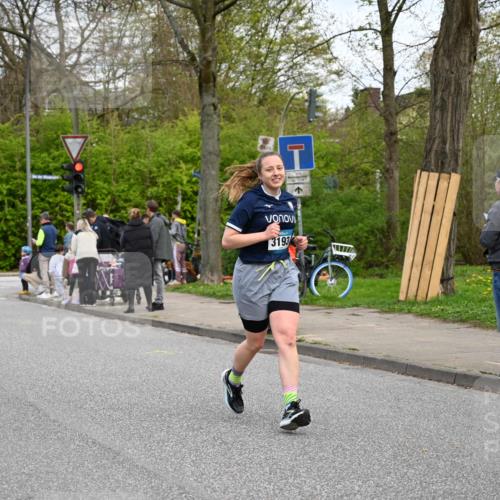 12.04.2026 - 45. Internationalen Wilhelmsburger Insellauf J. Mangold http://msf.ph/oto/9516581 12.04.2026 13:19:09 Ziel 4020, 5849, 4639, 3809, 4660, 2174, 5019, 4543, 4793, 5786, 4112, 3071, 2027, 5007, 4594, 4984, 3927, 3193, 4469, 5327, 3125, 4518, 5778, 5778, 2799, 4972, 3265, 5003 meine-sportfotos.de