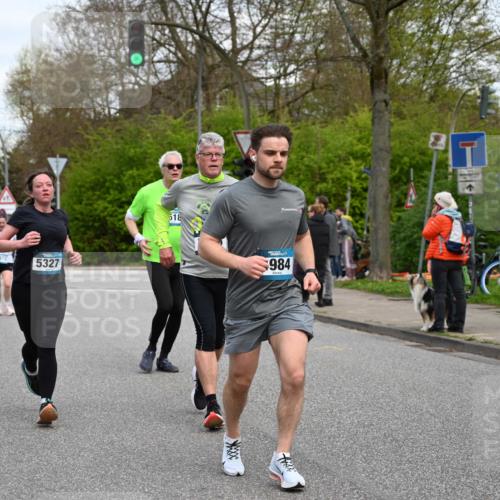 12.04.2026 - 45. Internationalen Wilhelmsburger Insellauf J. Mangold http://msf.ph/oto/9516606 12.04.2026 13:19:14 Ziel 2174, 5019, 4543, 4793, 5786, 4112, 3071, 2027, 5007, 4594, 4984, 3927, 3927, 3193, 4469, 5327, 3125, 4518, 5778, 2799, 4972, 3265, 5003, 3857, 2946, 4905, 4274, 2534 meine-sportfotos.de