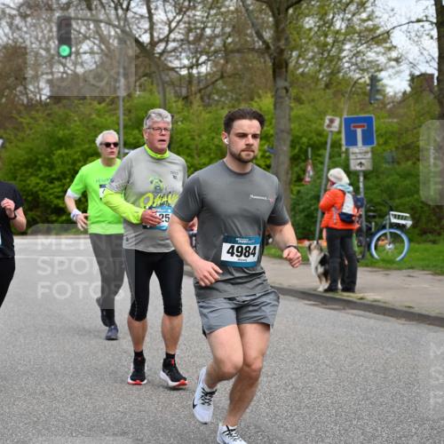 12.04.2026 - 45. Internationalen Wilhelmsburger Insellauf J. Mangold http://msf.ph/oto/9516609 12.04.2026 13:19:15 Ziel 5019, 4543, 4793, 5786, 4112, 3071, 2027, 5007, 4594, 4984, 3927, 3193, 4469, 5327, 3125, 4518, 5778, 2799, 4972, 4972, 3265, 5003, 3857, 2946, 4905, 4274, 2534, 4936 meine-sportfotos.de