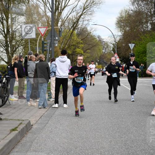 12.04.2026 - 45. Internationalen Wilhelmsburger Insellauf J. Mangold http://msf.ph/oto/9516628 12.04.2026 13:19:19 Ziel 5019, 4543, 4793, 5786, 4112, 3071, 2027, 5007, 4594, 4984, 3927, 3193, 4469, 5327, 3125, 4518, 4518, 5778, 2799, 4972, 3265, 5003, 3857, 2946, 4905, 4274, 2534, 4936, 2366, 3655 meine-sportfotos.de