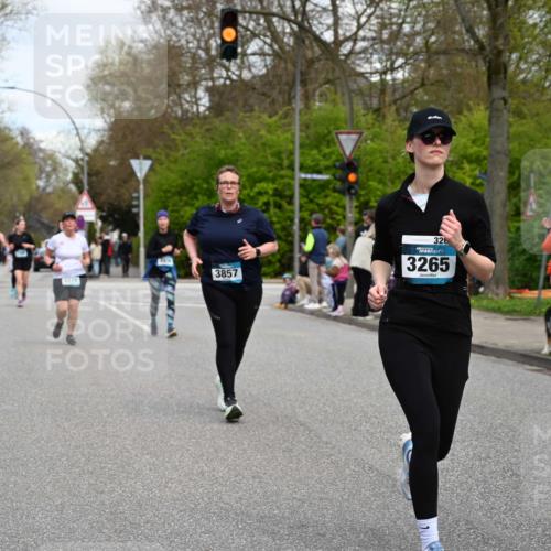 12.04.2026 - 45. Internationalen Wilhelmsburger Insellauf J. Mangold http://msf.ph/oto/9516656 12.04.2026 13:19:23 Ziel 3071, 2027, 5007, 4594, 4984, 3927, 3193, 4469, 5327, 3125, 4518, 5778, 2799, 2799, 4972, 3265, 5003, 3857, 2946, 2946, 4905, 4274, 2534, 4936, 2366, 3655 meine-sportfotos.de