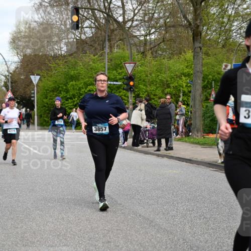 12.04.2026 - 45. Internationalen Wilhelmsburger Insellauf J. Mangold http://msf.ph/oto/9516664 12.04.2026 13:19:24 Ziel 3071, 2027, 5007, 4594, 4984, 3927, 3193, 4469, 5327, 3125, 4518, 5778, 2799, 4972, 3265, 5003, 3857, 2946, 4905, 4274, 4905, 4274, 2534, 4936, 2366, 3655, 2261, 2264 meine-sportfotos.de
