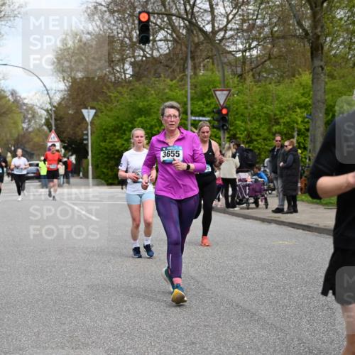 12.04.2026 - 45. Internationalen Wilhelmsburger Insellauf J. Mangold http://msf.ph/oto/9516713 12.04.2026 13:19:34 Ziel 5007, 4594, 4984, 3927, 3193, 4469, 5327, 3125, 4518, 5778, 2799, 4972, 3265, 5003, 3857, 3857, 2946, 4905, 4274, 2534, 4936, 2366, 3655, 2261, 2264, 3448, 3449, 2894, 2888 meine-sportfotos.de