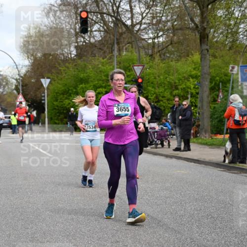 12.04.2026 - 45. Internationalen Wilhelmsburger Insellauf J. Mangold http://msf.ph/oto/9516717 12.04.2026 13:19:34 Ziel 5007, 4594, 4984, 3927, 3193, 4469, 5327, 3125, 4518, 5778, 2799, 4972, 3265, 5003, 3857, 3857, 2946, 4905, 4274, 2534, 4936, 2366, 3655, 2261, 2264, 3448, 3449, 2894, 2888 meine-sportfotos.de