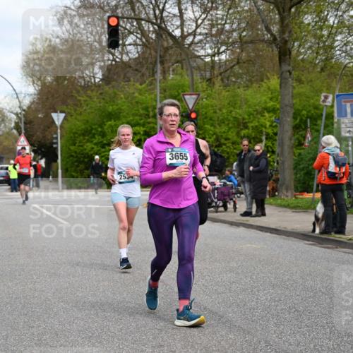 12.04.2026 - 45. Internationalen Wilhelmsburger Insellauf J. Mangold http://msf.ph/oto/9516718 12.04.2026 13:19:34 Ziel 5007, 4594, 4984, 3927, 3193, 4469, 5327, 3125, 4518, 5778, 2799, 4972, 3265, 5003, 3857, 3857, 2946, 4905, 4274, 2534, 4936, 2366, 3655, 2261, 2264, 3448, 3449, 2894, 2888 meine-sportfotos.de