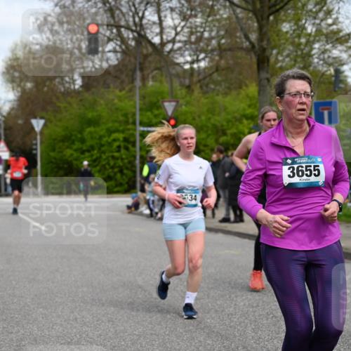12.04.2026 - 45. Internationalen Wilhelmsburger Insellauf J. Mangold http://msf.ph/oto/9516726 12.04.2026 13:19:35 Ziel 5007, 4594, 4984, 3927, 3193, 4469, 5327, 3125, 4518, 5778, 2799, 4972, 3265, 5003, 3857, 2946, 2946, 4905, 4274, 2534, 4936, 2366, 3655, 2261, 2264, 3448, 3449, 2894, 2888 meine-sportfotos.de