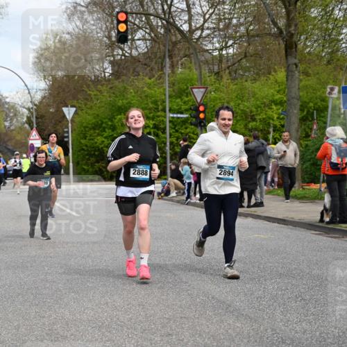 12.04.2026 - 45. Internationalen Wilhelmsburger Insellauf J. Mangold http://msf.ph/oto/9516793 12.04.2026 13:19:55 Ziel 5003, 3857, 2946, 4905, 4274, 2534, 4936, 2366, 3655, 2261, 2264, 3448, 3449, 2894, 2888, 2894, 2888, 3898, 2431, 4121, 5308, 2431, 4121, 5308, 3236, 4718, 2247, 3203, 5342, 3822, 3821, 4999, 4803, 2224, 4223 meine-sportfotos.de