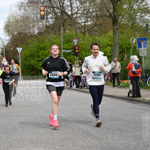 12.04.2026 - 45. Internationalen Wilhelmsburger Insellauf J. Mangold http://msf.ph/oto/9516797 12.04.2026 13:19:56 Ziel 5003, 3857, 2946, 4905, 4274, 2534, 4936, 2366, 3655, 2261, 2264, 3448, 3449, 2894, 2888, 3898, 2431, 4121, 5308, 3236, 4718, 2247, 3203, 5342, 3822, 3821, 4999, 4803, 2224, 4223, 4224 meine-sportfotos.de