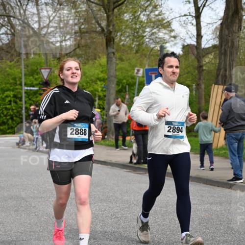 12.04.2026 - 45. Internationalen Wilhelmsburger Insellauf J. Mangold http://msf.ph/oto/9516809 12.04.2026 13:19:57 Ziel 5003, 3857, 2946, 4905, 4274, 2534, 4936, 2366, 3655, 2261, 2264, 3448, 3449, 2894, 2888, 3898, 2431, 4121, 5308, 3236, 4718, 2247, 3203, 5342, 3822, 3821, 4999, 4803, 2224, 4223, 4224, 4954 meine-sportfotos.de