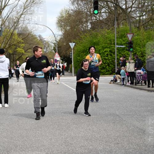 12.04.2026 - 45. Internationalen Wilhelmsburger Insellauf J. Mangold http://msf.ph/oto/9516816 12.04.2026 13:19:58 Ziel 5003, 3857, 2946, 4905, 4274, 2534, 4936, 2366, 3655, 2261, 2264, 3448, 3449, 2894, 2888, 3898, 2431, 4121, 5308, 3236, 4718, 2247, 3203, 5342, 3822, 3821, 4999, 4803, 2224, 4223, 4224, 4954, 5258, 3284 meine-sportfotos.de