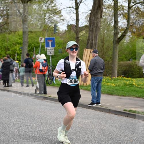 12.04.2026 - 45. Internationalen Wilhelmsburger Insellauf J. Mangold http://msf.ph/oto/9516865 12.04.2026 13:20:06 Ziel 2366, 3655, 2261, 2264, 3448, 3449, 2894, 2888, 3898, 2431, 4121, 5308, 3236, 4718, 2247, 3203, 5342, 3822, 3821, 4999, 4803, 4803, 2224, 4223, 4224, 4954, 5258, 3284, 2469, 4305 meine-sportfotos.de