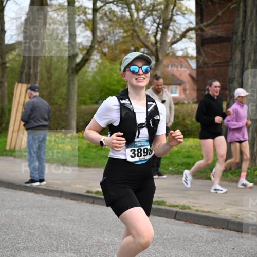 12.04.2026 - 45. Internationalen Wilhelmsburger Insellauf J. Mangold http://msf.ph/oto/9516873 12.04.2026 13:20:06 Ziel 2366, 3655, 2261, 2264, 3448, 3449, 2894, 2888, 3898, 2431, 4121, 5308, 3236, 4718, 2247, 3203, 5342, 3822, 3821, 4999, 4803, 4803, 2224, 4223, 4224, 4954, 5258, 3284, 2469, 4305 meine-sportfotos.de