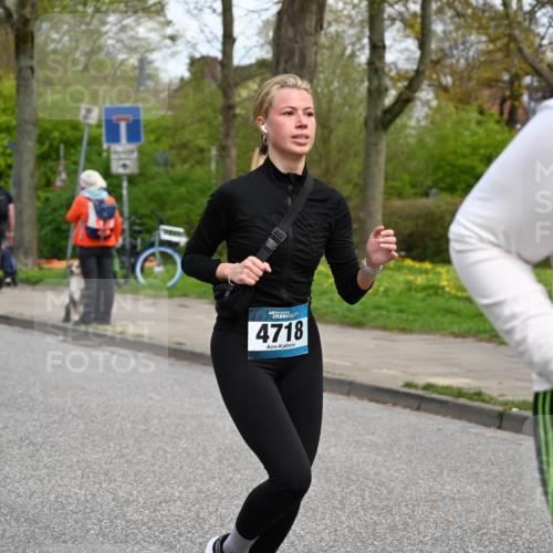 12.04.2026 - 45. Internationalen Wilhelmsburger Insellauf J. Mangold http://msf.ph/oto/9516881 12.04.2026 13:20:08 Ziel 2261, 2264, 3448, 3449, 2894, 2888, 3898, 2431, 4121, 5308, 3236, 4718, 2247, 3203, 5342, 3822, 3821, 4999, 4803, 2224, 4223, 4224, 4224, 4954, 5258, 3284, 2469, 4305, 2013, 3233 meine-sportfotos.de