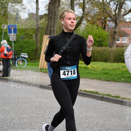 12.04.2026 - 45. Internationalen Wilhelmsburger Insellauf J. Mangold http://msf.ph/oto/9516883 12.04.2026 13:20:08 Ziel 2261, 2264, 3448, 3449, 2894, 2888, 3898, 2431, 4121, 5308, 3236, 4718, 2247, 3203, 5342, 3822, 3821, 4999, 4803, 2224, 4223, 4224, 4224, 4954, 5258, 3284, 2469, 4305, 2013, 3233 meine-sportfotos.de