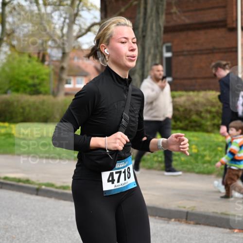 12.04.2026 - 45. Internationalen Wilhelmsburger Insellauf J. Mangold http://msf.ph/oto/9516889 12.04.2026 13:20:08 Ziel 2261, 2264, 3448, 3449, 2894, 2888, 3898, 2431, 4121, 5308, 3236, 4718, 2247, 3203, 5342, 3822, 3821, 4999, 4803, 2224, 4223, 4224, 4224, 4954, 5258, 3284, 2469, 4305, 2013, 3233 meine-sportfotos.de
