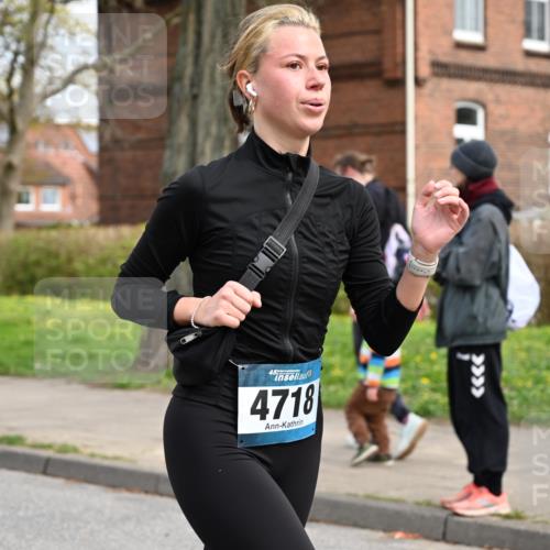 12.04.2026 - 45. Internationalen Wilhelmsburger Insellauf J. Mangold http://msf.ph/oto/9516891 12.04.2026 13:20:08 Ziel 2261, 2264, 3448, 3449, 2894, 2888, 3898, 2431, 4121, 5308, 3236, 4718, 2247, 3203, 5342, 3822, 3821, 4999, 4803, 2224, 4223, 4224, 4224, 4954, 5258, 3284, 2469, 4305, 2013, 3233 meine-sportfotos.de