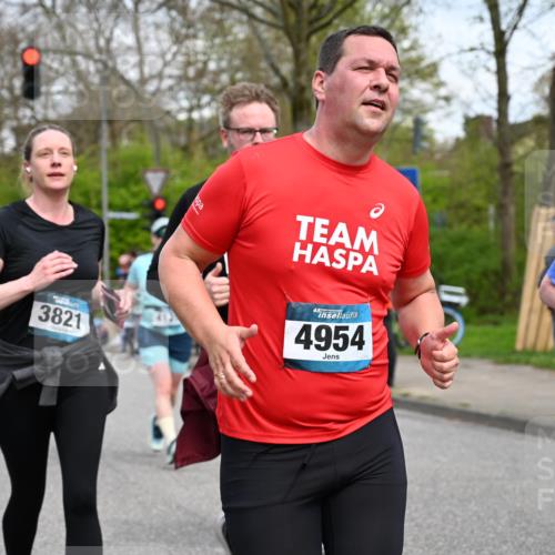 12.04.2026 - 45. Internationalen Wilhelmsburger Insellauf J. Mangold http://msf.ph/oto/9516903 12.04.2026 13:20:11 Ziel 2261, 2264, 3448, 3449, 2894, 2888, 3898, 2431, 4121, 5308, 3236, 4718, 2247, 3203, 5342, 3822, 3821, 4999, 4803, 2224, 4223, 4224, 4954, 5258, 3284, 2469, 4305, 2013, 3233, 5230 meine-sportfotos.de