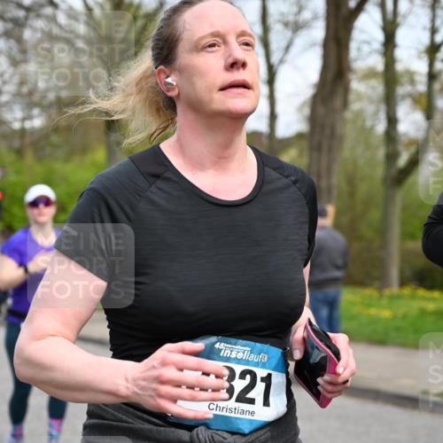 12.04.2026 - 45. Internationalen Wilhelmsburger Insellauf J. Mangold http://msf.ph/oto/9516909 12.04.2026 13:20:12 Ziel 2261, 2264, 3448, 3449, 2894, 2888, 3898, 2431, 4121, 5308, 3236, 4718, 3236, 4718, 2247, 3203, 5342, 3822, 3821, 4999, 4803, 2224, 4223, 4224, 4954, 5258, 3284, 2469, 4305, 2013, 3233, 5230 meine-sportfotos.de