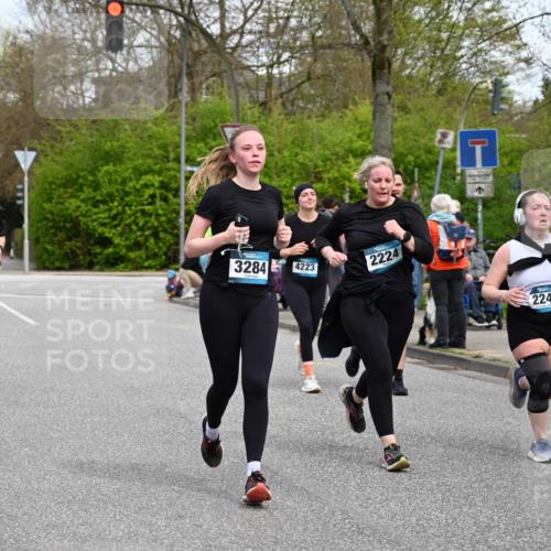 12.04.2026 - 45. Internationalen Wilhelmsburger Insellauf J. Mangold http://msf.ph/oto/9516923 12.04.2026 13:20:15 Ziel 3448, 3449, 2894, 2888, 3898, 2431, 4121, 5308, 3236, 4718, 2247, 3203, 5342, 5342, 3822, 3821, 4999, 4803, 2224, 4223, 4224, 4954, 5258, 3284, 2469, 2469, 4305, 2013, 3233, 5230, 3766, 4103 meine-sportfotos.de