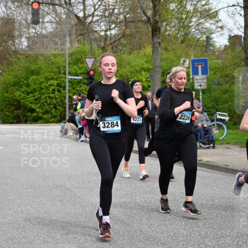 12.04.2026 - 45. Internationalen Wilhelmsburger Insellauf J. Mangold http://msf.ph/oto/9516926 12.04.2026 13:20:15 Ziel 3448, 3449, 2894, 2888, 3898, 2431, 4121, 5308, 3236, 4718, 2247, 3203, 5342, 5342, 3822, 3821, 4999, 4803, 2224, 4223, 4224, 4954, 5258, 3284, 2469, 2469, 4305, 2013, 3233, 5230, 3766, 4103 meine-sportfotos.de
