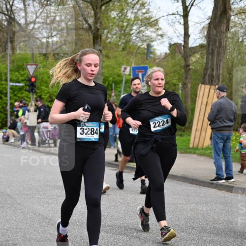 12.04.2026 - 45. Internationalen Wilhelmsburger Insellauf J. Mangold http://msf.ph/oto/9516931 12.04.2026 13:20:16 Ziel 3448, 3449, 2894, 2888, 3898, 2431, 4121, 5308, 3236, 4718, 2247, 3203, 5342, 3822, 3821, 3822, 3821, 4999, 4803, 2224, 4223, 4224, 4954, 5258, 3284, 2469, 4305, 2013, 3233, 5230, 3766, 4103 meine-sportfotos.de