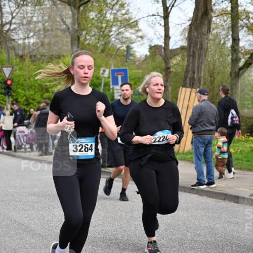 12.04.2026 - 45. Internationalen Wilhelmsburger Insellauf J. Mangold http://msf.ph/oto/9516933 12.04.2026 13:20:16 Ziel 3448, 3449, 2894, 2888, 3898, 2431, 4121, 5308, 3236, 4718, 2247, 3203, 5342, 3822, 3821, 3822, 3821, 4999, 4803, 2224, 4223, 4224, 4954, 5258, 3284, 2469, 4305, 2013, 3233, 5230, 3766, 4103 meine-sportfotos.de